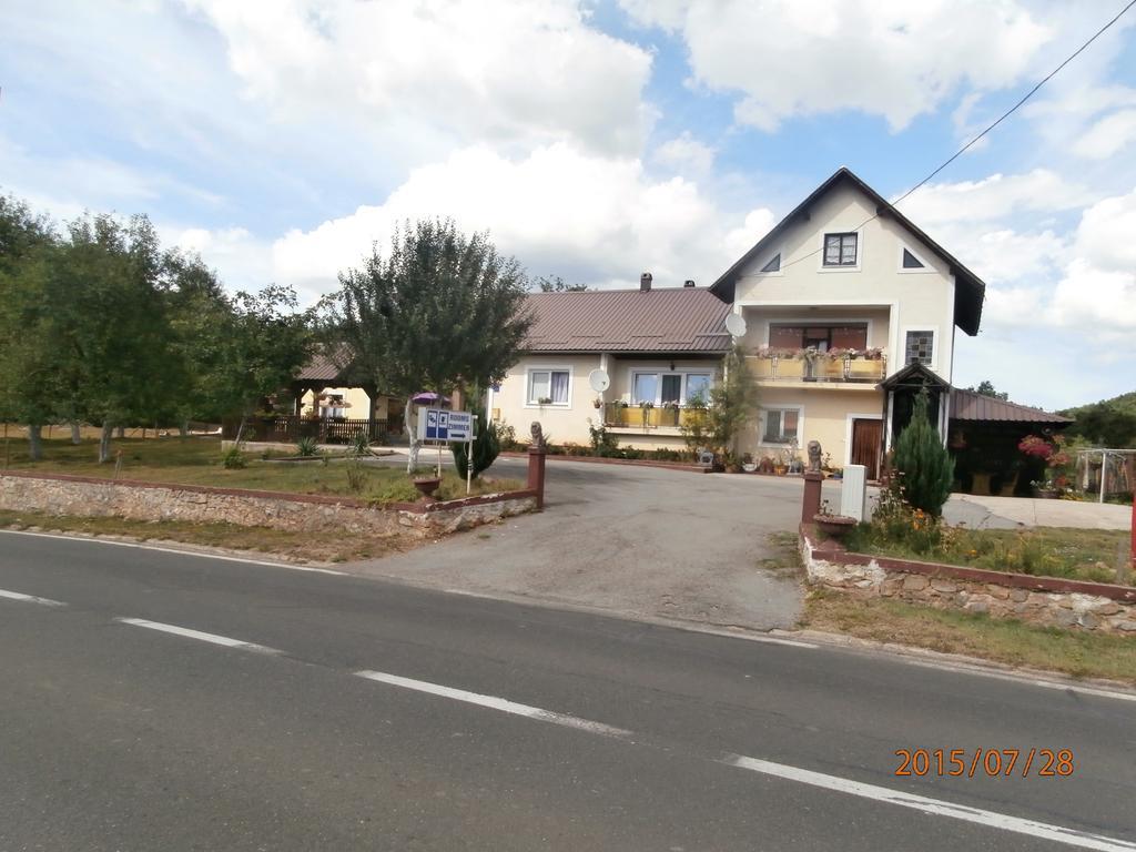 Rooms "Dragica" Otočac Exterior foto